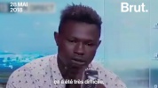 Mamoudou Gassama, le sauveur de l'enfant suspendu à un balcon.mp4