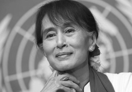 Scarica Gratis Images Aung San Suu Kyi dernière salutations